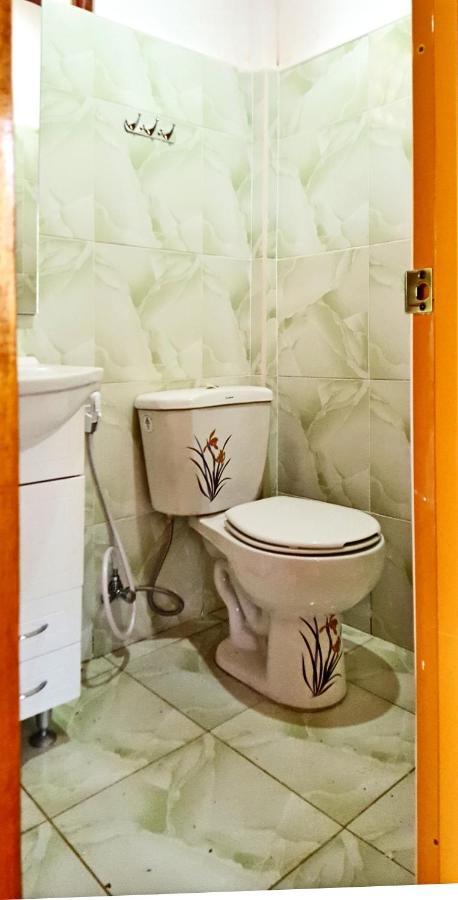 Mj Room Rental Mahogany Dauis Екстер'єр фото